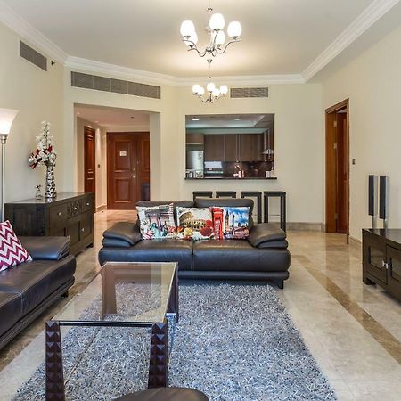 Beachfront Two Bedrooms On Palm Jumeirah By Deluxe Holiday Homes Dubai Bagian luar foto