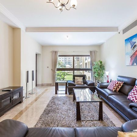 Beachfront Two Bedrooms On Palm Jumeirah By Deluxe Holiday Homes Dubai Bagian luar foto