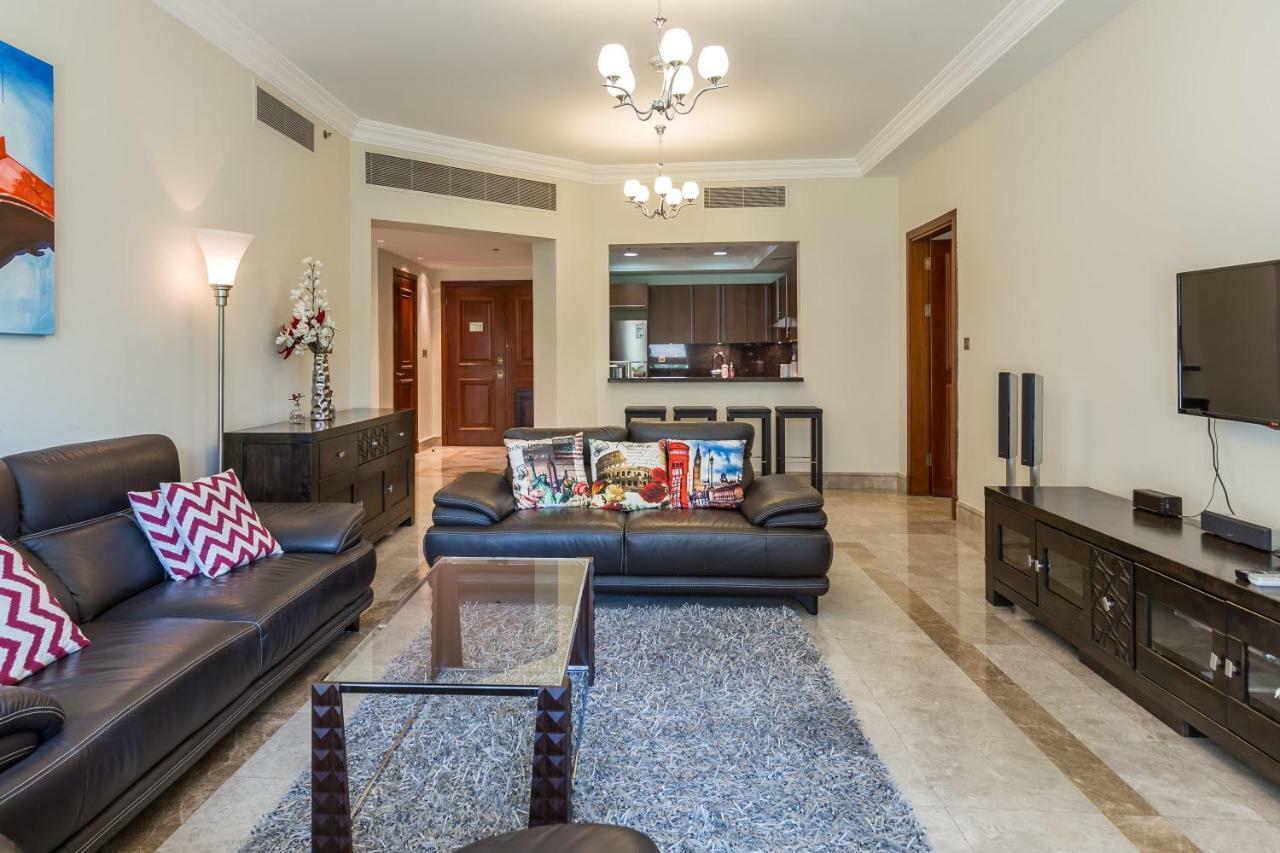 Beachfront Two Bedrooms On Palm Jumeirah By Deluxe Holiday Homes Dubai Bagian luar foto